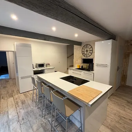 Maison Provencale, Piscine, Soleil, Barbecue Et Petanque